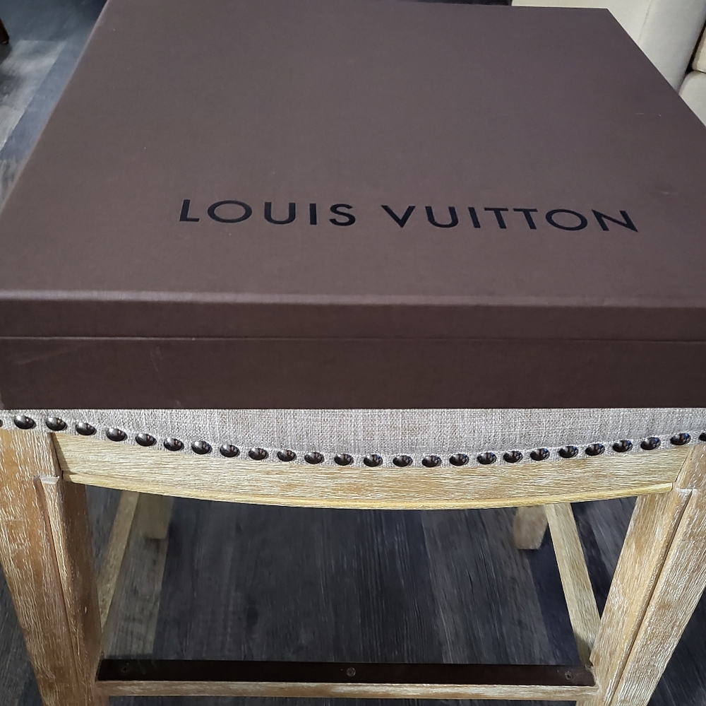 Louis Vuitton box